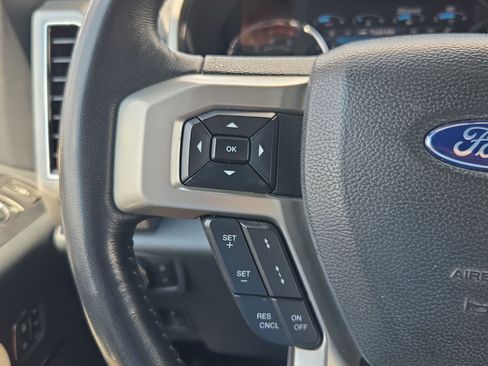 Used 2022 Ford F250 Lariat w/ Lariat Ultimate Package AWD/4WD image 18