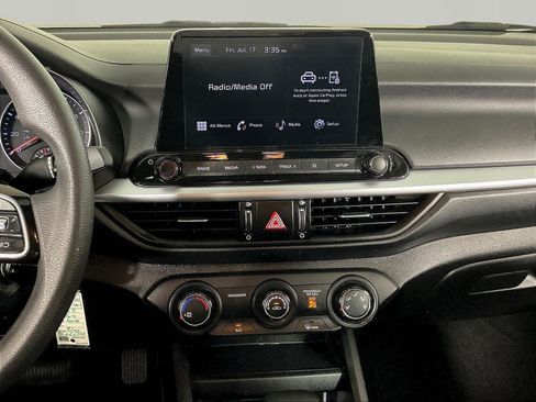 Used 2023 Kia Forte LXS w/ LXS Technology Package FWD image 9