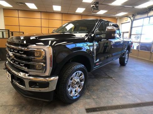 New 2026 Ford F250 Lariat w/ Lariat Ultimate Package image 3