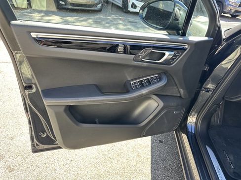 Used 2021 Porsche Macan S image 11