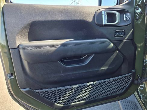 Used 2021 Jeep Wrangler Unlimited Sahara AWD/4WD image 14