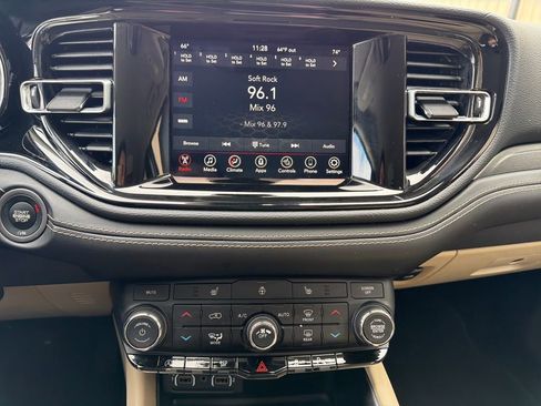 Used 2021 Dodge Durango SXT image 28