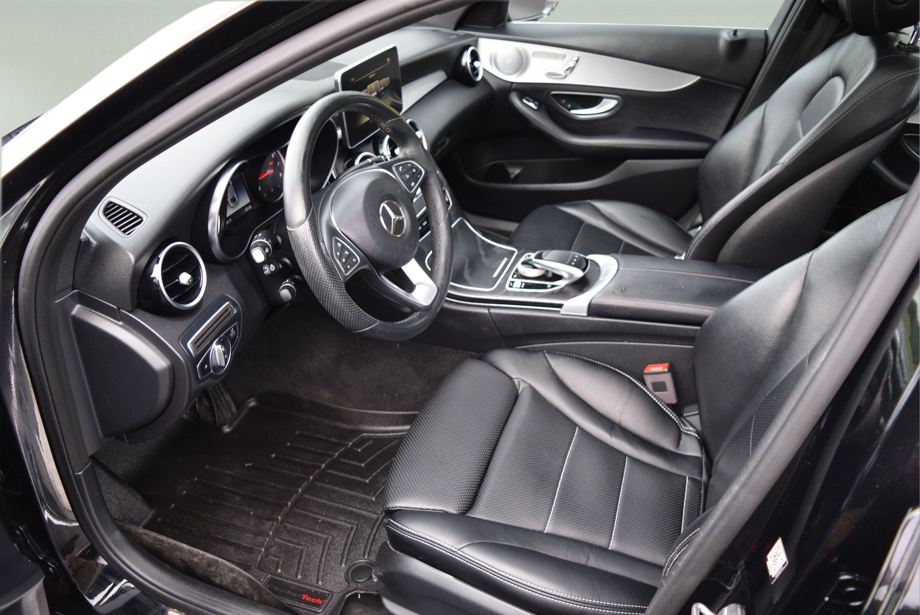Used 2018 Mercedes-Benz C 300 4MATIC Sedan image 10