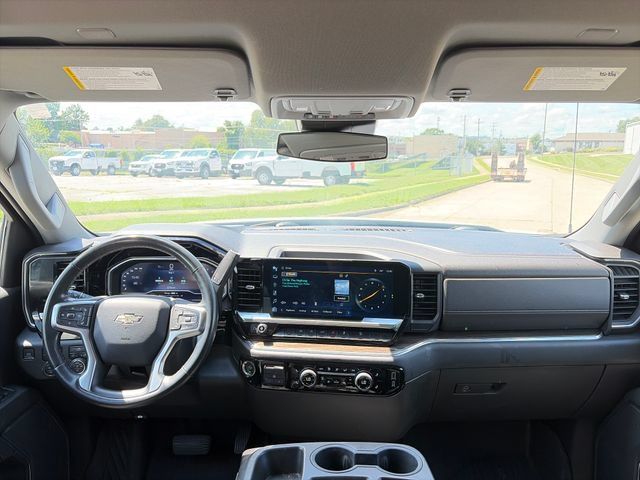 Used 2023 Chevrolet Silverado 1500 RST AWD/4WD image 31