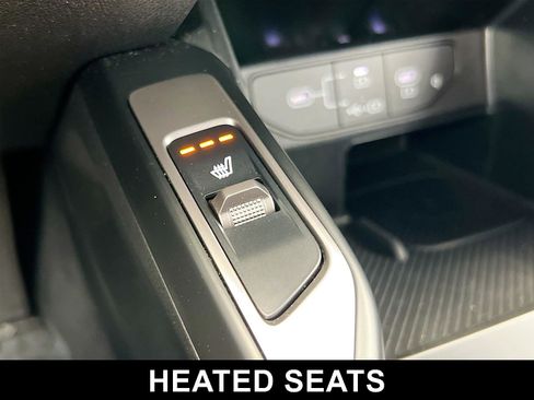 Used 2025 Kia Sorento S image 18