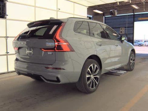 Certified 2025 Volvo XC60 B5 Plus image 3