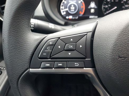 Used 2021 Nissan Kicks SV image 26