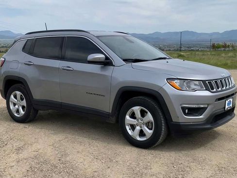 Used 2019 Jeep Compass Latitude AWD/4WD image 2