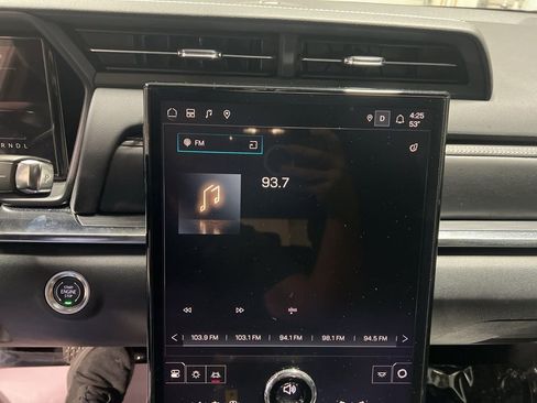 Used 2025 GMC Terrain Elevation image 34