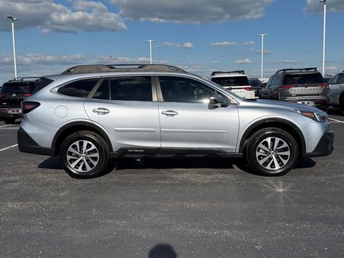 Used 2020 Subaru Outback Premium w/ Popular Package #1 AWD/4WD image 4