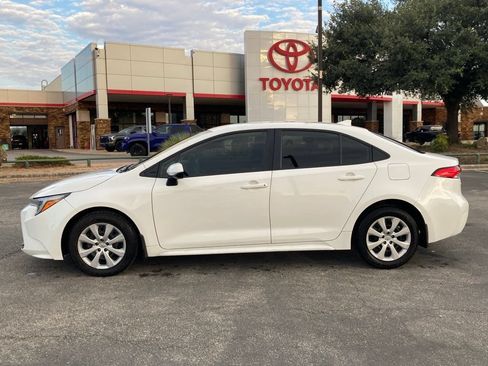 Used 2024 Toyota Corolla LE FWD image 7