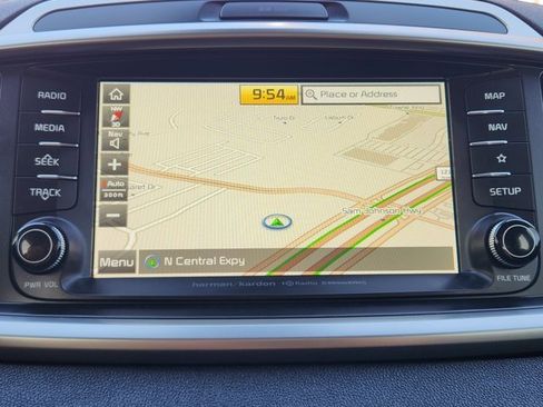 Used 2020 Kia Sorento SX image 16