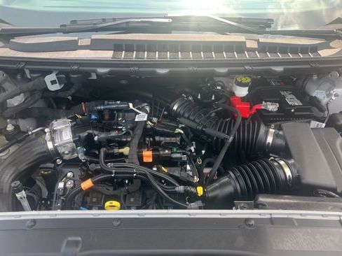 Used 2023 Ford Edge ST image 33