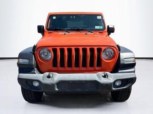 Used 2019 Jeep Wrangler Sport AWD/4WD image 2
