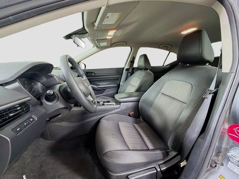 Used 2024 Nissan Altima 2.5 S FWD image 12