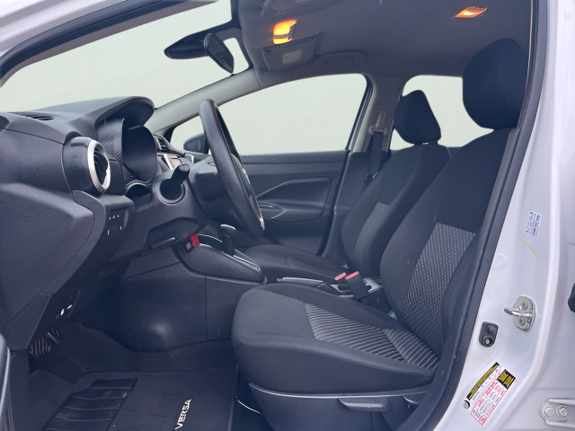 Used 2023 Nissan Versa S FWD image 14