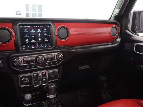 Used 2019 Jeep Wrangler Unlimited Sahara w/ Quick Order Package 24M Moab AWD/4WD image 49