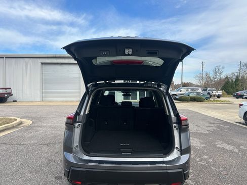 Certified 2024 Nissan Rogue SV image 9