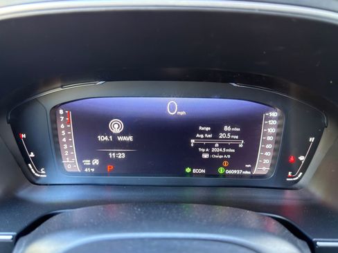 Used 2023 Honda Pilot Elite image 27