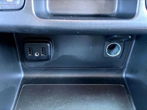 Used 2022 GMC Canyon AT4 image 15