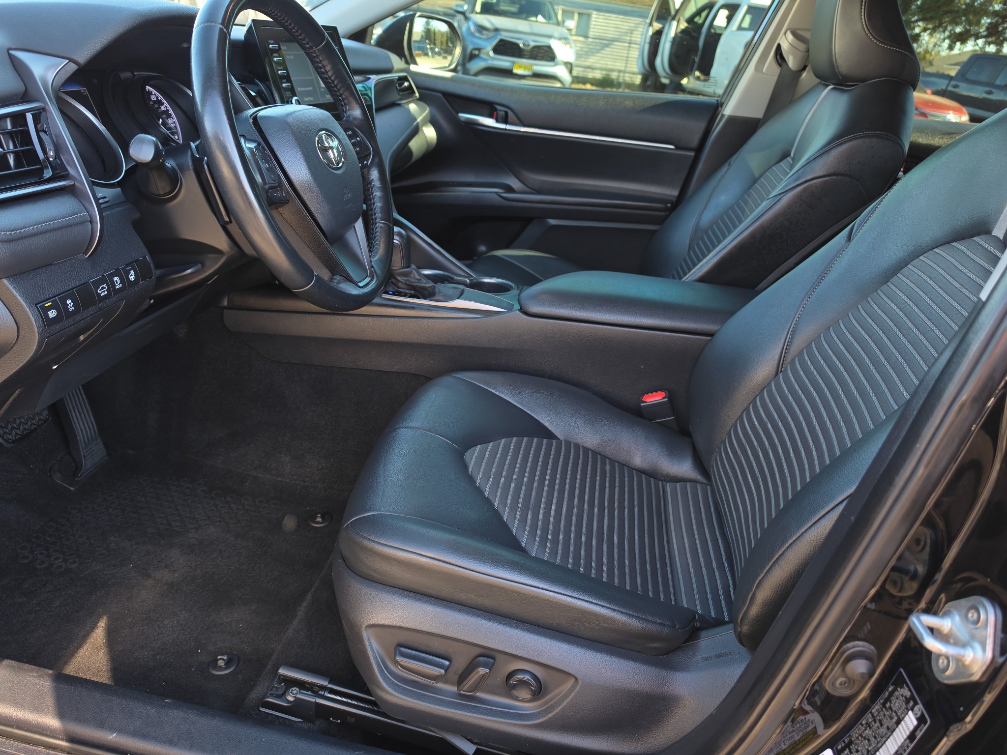Certified 2021 Toyota Camry SE w/ Cold Weather Package FWD image 15