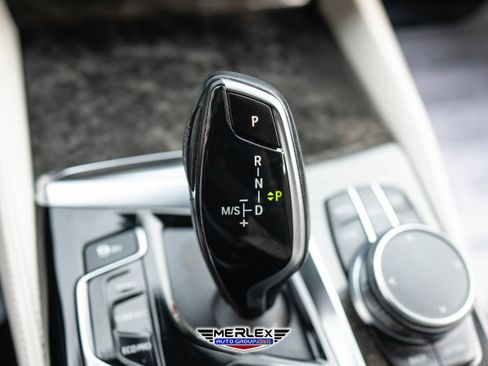 Used 2018 BMW 540i w/ M Sport Package image 34