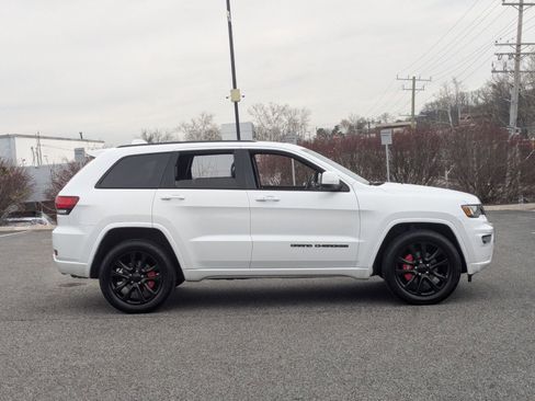 Used 2019 Jeep Grand Cherokee Altitude image 7