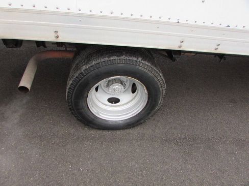 Used 2012 Ford E-450 and Econoline 450 Super Duty w/ PWR Locks & Windows Group RWD image 48