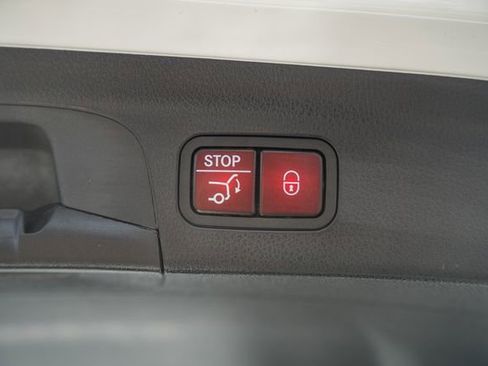 Used 2024 Mercedes-Benz GLE 350 4MATIC image 11