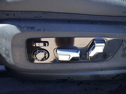 Used 2024 BMW XM image 16