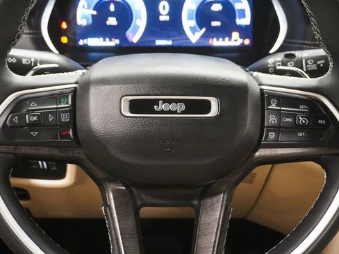 Used 2023 Jeep Grand Cherokee L Limited w/ Luxury Tech Group II image 24