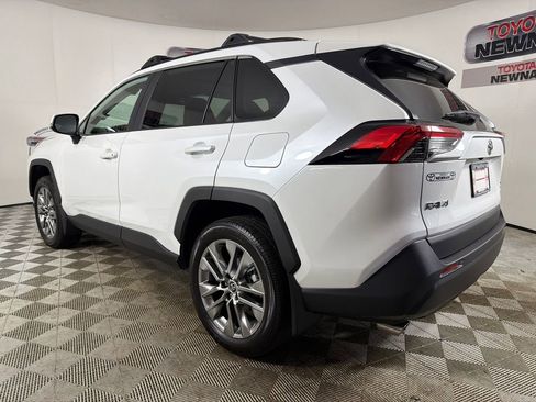 Used 2025 Toyota RAV4 XLE Premium w/ Weather Package image 6