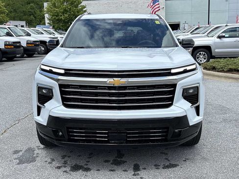 New 2026 Chevrolet Traverse High Country FWD image 3