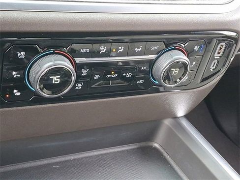 Used 2025 Chevrolet Silverado 2500 LTZ w/ LTZ Plus Package image 15