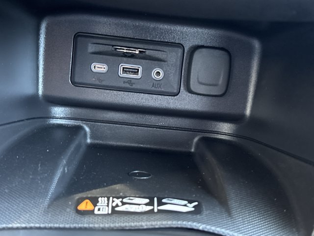 Used 2024 Chevrolet Equinox Premier w/ Redline Edition FWD image 35