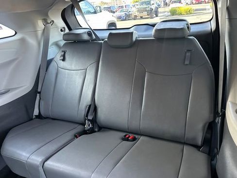 Used 2023 Toyota Sienna XLE image 19