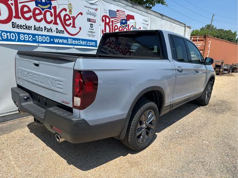 Used 2024 Honda Ridgeline Sport image 3