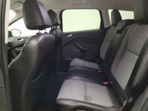 Used 2017 Ford Escape SE w/ SE Sport Appearance Package FWD image 18