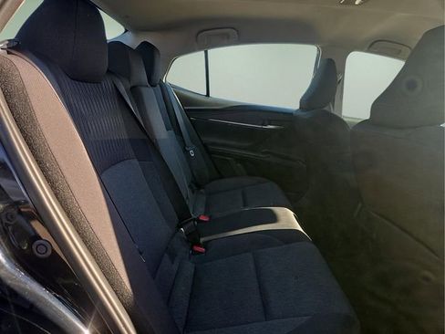 Used 2025 Toyota Camry SE image 14