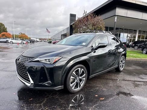 Used 2022 Lexus UX 200 w/ Premium Package image 3