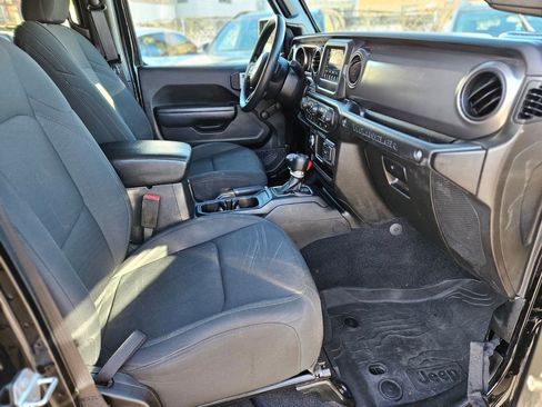 Used 2022 Jeep Wrangler Unlimited Sport image 8