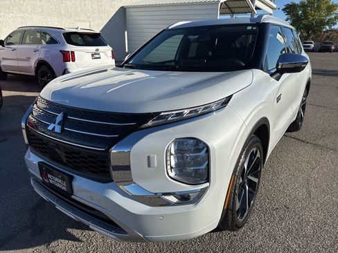 New 2025 Mitsubishi Outlander SEL image 3