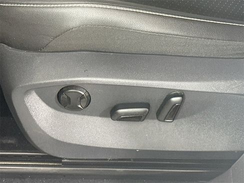 Used 2022 Volkswagen Tiguan SE image 22