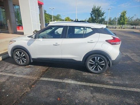 Used 2020 Nissan Kicks SV FWD image 6