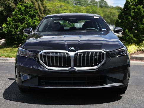 New 2027 BMW i5 xDrive40 w/ Premium Package AWD/4WD image 13