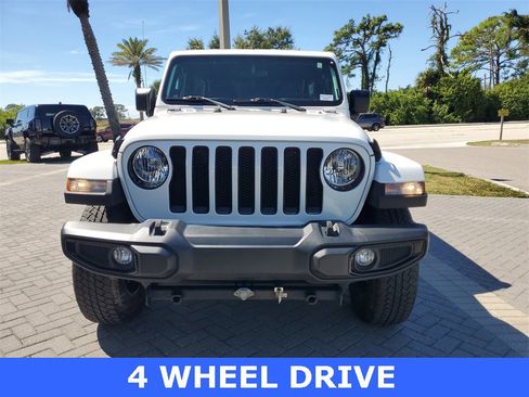 Used 2022 Jeep Wrangler Unlimited Sahara image 2