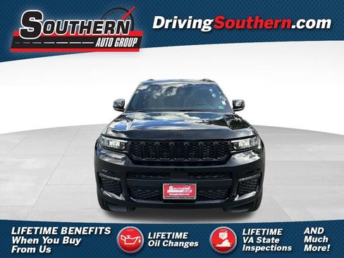Used 2025 Jeep Grand Cherokee L Limited w/ Black Appearance Package AWD/4WD image 1