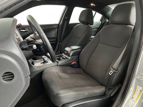 Used 2012 Dodge Charger SE w/ Connectivity Group image 4