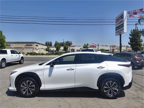 Used 2024 Lexus RZ 300e Premium w/ Accessory Package (Z1) FWD image 17