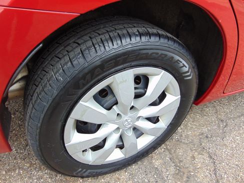 Used 2015 Toyota Corolla LE image 27